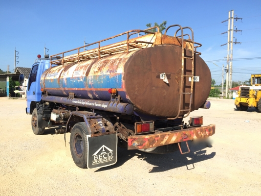 รถอีซูซุ 6 ล้อ บรรทุกน้ำมัน NQR 150 แรงม้า.  ปี 48.     สนใจติดต่อ  081 - 6079515