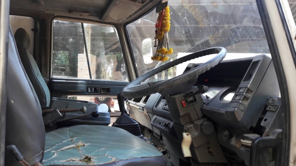 รถอีซูซุ 10 ล้อดั้ม FXZ 210 แรงม้า.    สนใจติดต่อ  081 - 6079515