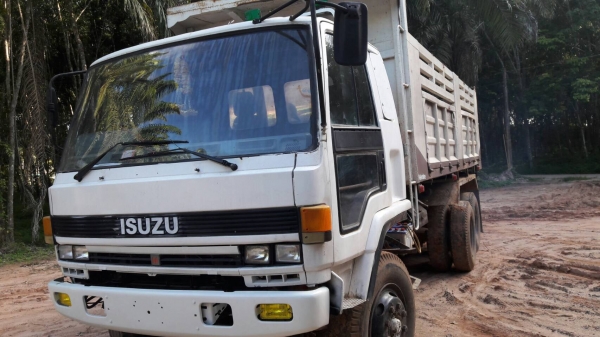 รถอีซูซุ 10 ล้อดั้ม FXZ 210 แรงม้า.    สนใจติดต่อ  081 - 6079515