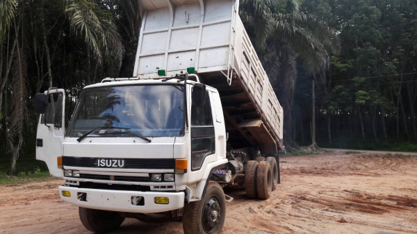 รถอีซูซุ 10 ล้อดั้ม FXZ 210 แรงม้า.    สนใจติดต่อ  081 - 6079515