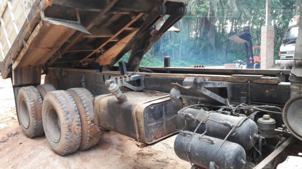 รถอีซูซุ 10 ล้อดั้ม FXZ 210 แรงม้า.    สนใจติดต่อ  081 - 6079515