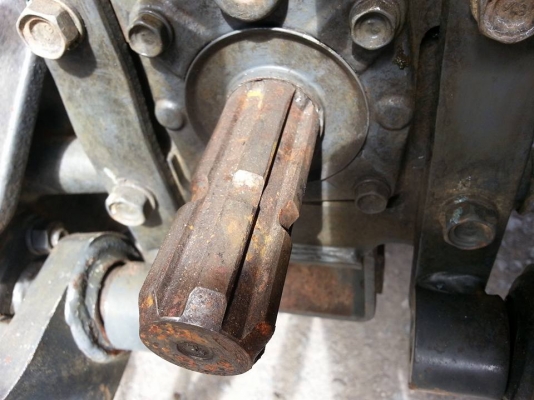 คูโบต้า L3008 4 WD ใบมีดตราช้าง ทำงาน 707 ชั่วโมง..เล่มทะเบียนพร้อม