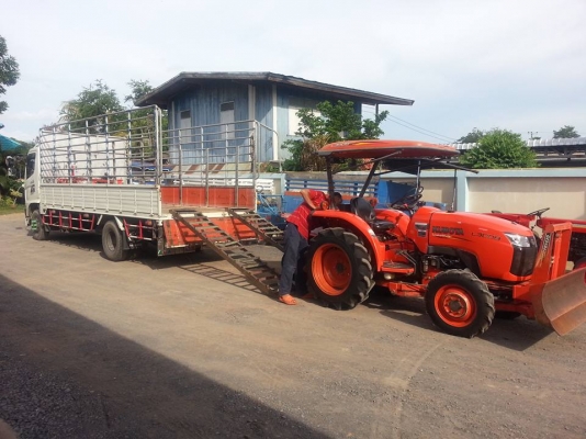 คูโบต้า L3008 4 WD ใบมีดตราช้าง ทำงาน 707 ชั่วโมง..เล่มทะเบียนพร้อม