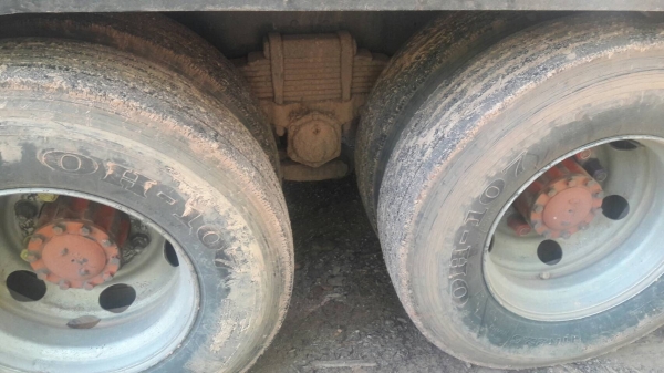 รถฮีโน่ 10 ล้อ หัวลาก เปอร์เฟีย 315 แรงม้า. ปี 50.  ( ** ขาย เฉพาะหัว. )    สนใจติดต่อ  081 - 6079515