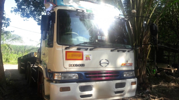 รถฮีโน่ 10 ล้อ หัวลาก เปอร์เฟีย 315 แรงม้า. ปี 50.  ( ** ขาย เฉพาะหัว. )    สนใจติดต่อ  081 - 6079515