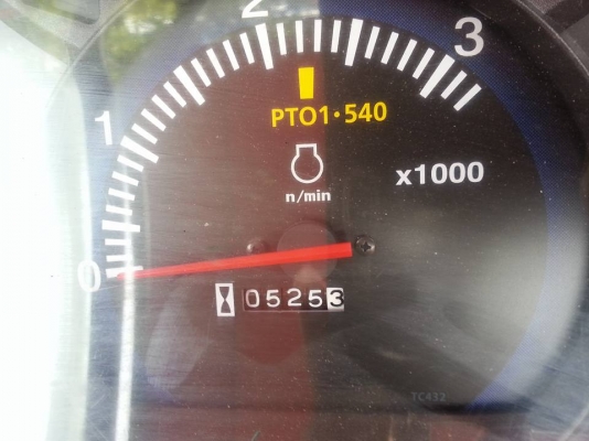 คูโบต้า L4708 4 WD ติดใบมีดดันหน้าใหม่ ผานหลังบุกตราช้าง..ทำงาน 525 ชั่วโมง..ปี 2556