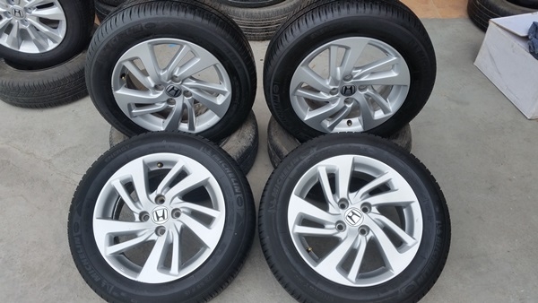 ขายล้อHonda ALL new JAZZ 15"(GK)ยางปี14  4 ล้อ