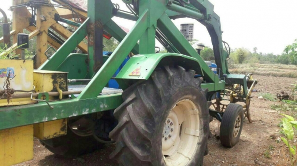 ขาย รถไถ FORD 6600 เสื้อลาย ติดคีบอวยชัยแทรคเตอร์ เล่มทะเบียนมีครบ ขาย รถไถ FORD 6600 เสื้อลาย ติดคีบอวยชัยแทรคเตอร์ เล่มทะเบียนมีครบ