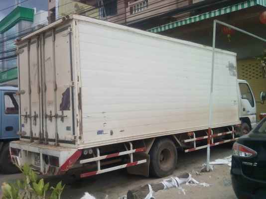 ขายด่วนรถ6ล้อNQRเครือง175แรงปี50รถตู้แห้งยาว5.50เมตร