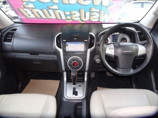 ISUZU MU-X 2.5VGS NAVI AT ปี2015 ISUZU MU-X 2.5VGS NAVI AT ปี2015