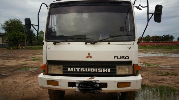 ขายรถสิบล้อดั้ม ไอ้หลง 528 195แรงดั้มสามมิตร รถสวยเดิม พร้อมใช้งาน