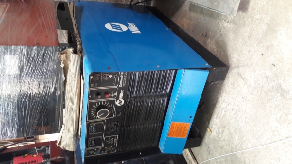 เครื่องเชื่อม USA Miller Deltaweld 651