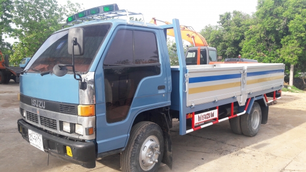 Isuzu Npr 115 กระบะคาร์โก้ แผงข้างอลูมิเนียม เครื่องดี คัสซีสวย ทะเบียนพร้อมโอน