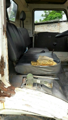 Hino KM779 ติดเครน 2.5 ตัน 295,000 บาท เครื่อง WO4D-117 แรง  คีสชีสวย เล่มทะเบียน (สกลนคร)