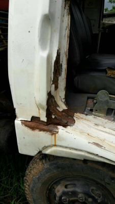 Hino KM779 ติดเครน 2.5 ตัน 295,000 บาท เครื่อง WO4D-117 แรง  คีสชีสวย เล่มทะเบียน (สกลนคร)