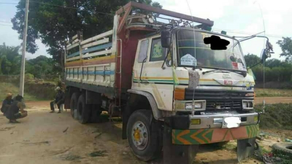 Hino Sumo227 ราคา  550,000 บาท  2 เพลา สโลว์Inter 4 สปีด เครื่อง EM100-220 แรง หัวบาง ยางดี ค้สชีสวย ทะเบียนพร้อม