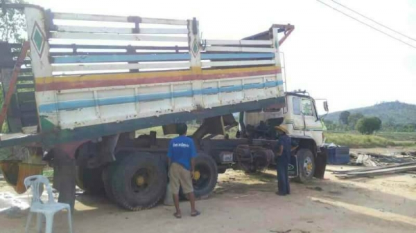 Hino Sumo227 ราคา  550,000 บาท  2 เพลา สโลว์Inter 4 สปีด เครื่อง EM100-220 แรง หัวบาง ยางดี ค้สชีสวย ทะเบียนพร้อม