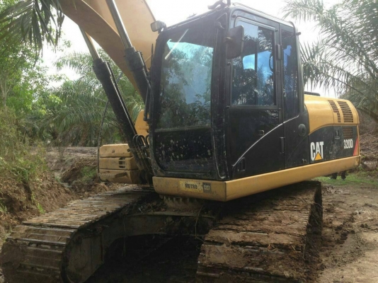 ขาย 2,250,000 CAT 320 D ทำงานน้อย 3,500 ชม รถสวยพร้อมใช้เอกสารเล่มทะเบียนพร้อมโอน(เหมือนรถใหม่)