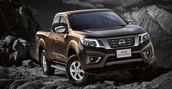 NISSAN ดาวเพียง 9,900 บาท จบออกรถได้เลย