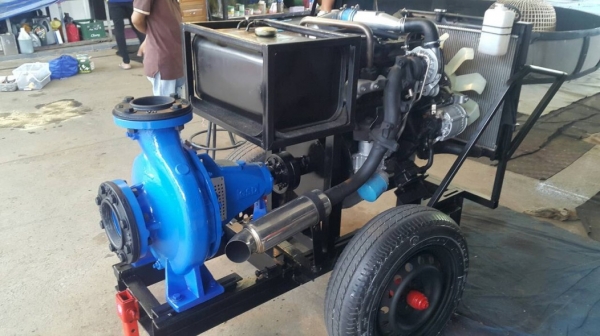 เครื่องสูบนํ้าขนาดใหญ่ประกอบใหม่ แรงๆแต่ประหยัดมาก