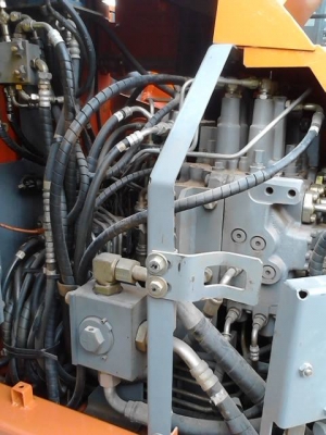 HITACHI รุ่น ZX 135 US นำเข้าญี่ปุ่นแท้ 100 \%