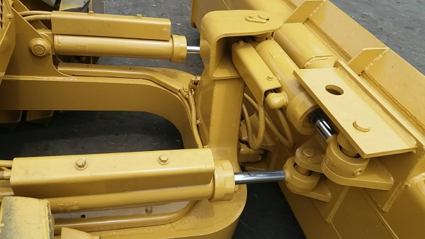 ขาย CATERPILLAR รุ่น D3B ใบมีดปรับได้ 6 ทิศ