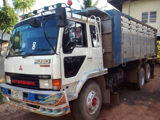 ขายรถ10ล้อ ดั้ม2เพลา FN527 เครื่อง195แรง โลฮาย10สปีด พาวเวอร์ เบรกจิฟฟี่ ภายในสวย เอกสารพร้อมโอน ราคา670,000 สนใจโทร 090-8588220คุณนะ 093-3258446คุณบิว หรือเข้าดูสินค้าอื่นๆได้ที่ www.narong2truck.com หรือ www.truck.in.th/498 หรือเพจFacebook ณรงค์ ซื้อขาย