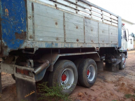 ขายรถ10ล้อ ดั้ม2เพลา FN527 เครื่อง195แรง โลฮาย10สปีด พาวเวอร์ เบรกจิฟฟี่ ภายในสวย เอกสารพร้อมโอน ราคา670,000 สนใจโทร 090-8588220คุณนะ 093-3258446คุณบิว หรือเข้าดูสินค้าอื่นๆได้ที่ www.narong2truck.com หรือ www.truck.in.th/498 หรือเพจFacebook ณรงค์ ซื้อขาย