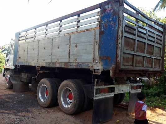 ขายรถ10ล้อ ดั้ม2เพลา FN527 เครื่อง195แรง โลฮาย10สปีด พาวเวอร์ เบรกจิฟฟี่ ภายในสวย เอกสารพร้อมโอน ราคา670,000 สนใจโทร 090-8588220คุณนะ 093-3258446คุณบิว หรือเข้าดูสินค้าอื่นๆได้ที่ www.narong2truck.com หรือ www.truck.in.th/498 หรือเพจFacebook ณรงค์ ซื้อขาย