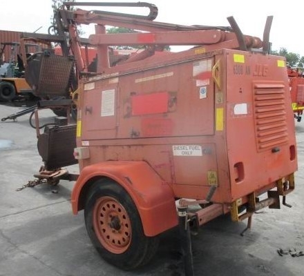 ขาย สปอร์ตไลท์ เคลื่อนที่ ยกเสาขึ้นลง พับเก็บได้ ระบบไฟฟ้า ไฮโดรลิค เก่านอก พร้อมใช้งาน