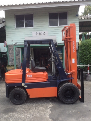 +++ ขายโฟล์คลิฟท์  FD30  ขนาด  3  ตัน  เครื่องยนต์ดีเซล  เสาพิเศษ  6  เมตร  3  ท่อน  เกียร์ธรรมดา  ยางตันใหม่ล้อหน้าคู่
