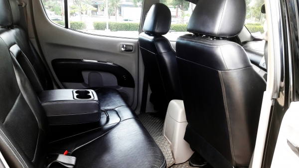 MITSUBISHI TRITON DOUBLECAB 3.2 GLS 4WD เกียร์ออโต้ ปี 05 MITSUBISHI TRITON DOUBLECAB 3.2 GLS 4WD เกียร์ออโต้ ปี 05