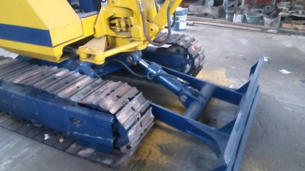 ขายรถแมคโค PC-30-5 เช็คใหม่หมดรถพร้อมใช้ โซ่อัดบุ้ชใหม่ปํ้มใหม่หม้อนํ้าใหม่บุ้งกี่ใหม่ สป๋อกเก็ตใหม่ ซีลกะบอกเปลี่ยนใหม่