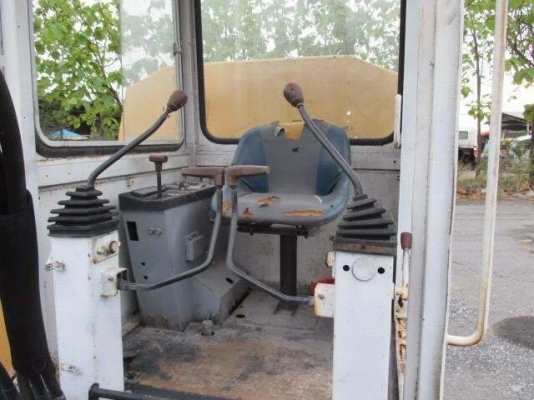 ราคา 320,000 บาท ขายรถขุด YANMAR YB401U เครื่อง4สูบเทอร์โบ เครื่องดี ปั้มดี ระบบไว พร้อมทำสีเก็บรายละเอียด รถเก่านอกญี่ปุ่น 100\% มีเอกสารใบซื้อขาย    สนใจติดต่อ วัชรัตน์ รุ่งเรืองแทรกเตอร์ ตั้งอยู่:อำเภอพระพุทธบาท จังหวัดสระบุรี โทร:0965411713  0925768909