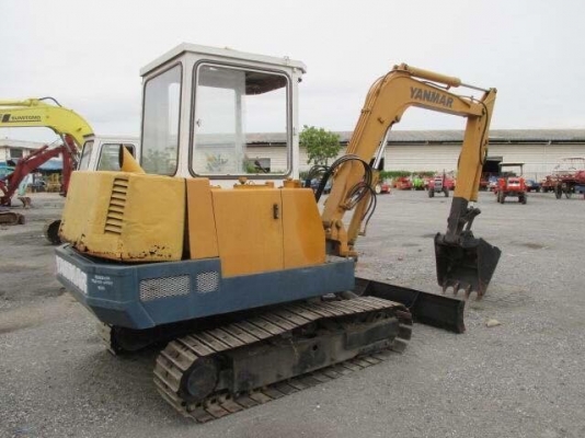 ราคา 320,000 บาท ขายรถขุด YANMAR YB401U เครื่อง4สูบเทอร์โบ เครื่องดี ปั้มดี ระบบไว พร้อมทำสีเก็บรายละเอียด รถเก่านอกญี่ปุ่น 100\% มีเอกสารใบซื้อขาย    สนใจติดต่อ วัชรัตน์ รุ่งเรืองแทรกเตอร์ ตั้งอยู่:อำเภอพระพุทธบาท จังหวัดสระบุรี โทร:0965411713  0925768909