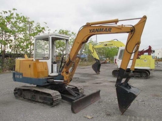 ราคา 320,000 บาท ขายรถขุด YANMAR YB401U เครื่อง4สูบเทอร์โบ เครื่องดี ปั้มดี ระบบไว พร้อมทำสีเก็บรายละเอียด รถเก่านอกญี่ปุ่น 100\% มีเอกสารใบซื้อขาย    สนใจติดต่อ วัชรัตน์ รุ่งเรืองแทรกเตอร์ ตั้งอยู่:อำเภอพระพุทธบาท จังหวัดสระบุรี โทร:0965411713  0925768909