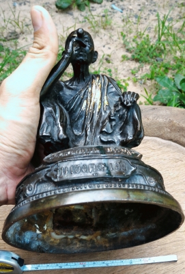 หลวงพ่อคูณ ปุริสุทโธ ตอกโค๊ตเก่า 690 เนื้อทองเหลืองหนักๆ ฐาน 5นิ้ว พระบ้านพระแท้