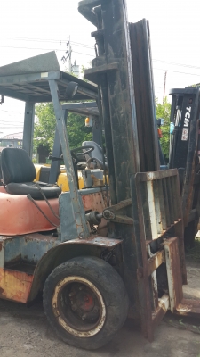 ขายรถยกToyota 6FD 35 ดีเซล  เกียร์คลัช เครื่อง 13Z  6 สูบ ยกสูง 4 เมตร ตามสภาพค่ะ