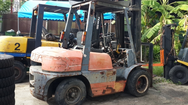 ขายรถยกToyota 6FD 35 ดีเซล  เกียร์คลัช เครื่อง 13Z  6 สูบ ยกสูง 4 เมตร ตามสภาพค่ะ