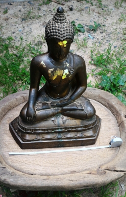 พระพุทธไตรโลกนาถ หน้าตัก 9 นิ้ว ไม่รวมฐาน พิธีดี พิธีใหญ่ เกจิร่วมเสกมากมาย ฉลองวิหาร ปี2520 วัดจันทารามวรวิหาร น้ำหนักเยอะครับ ขนาดใหญ่