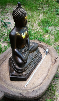 พระพุทธไตรโลกนาถ หน้าตัก 9 นิ้ว ไม่รวมฐาน พิธีดี พิธีใหญ่ เกจิร่วมเสกมากมาย ฉลองวิหาร ปี2520 วัดจันทารามวรวิหาร น้ำหนักเยอะครับ ขนาดใหญ่