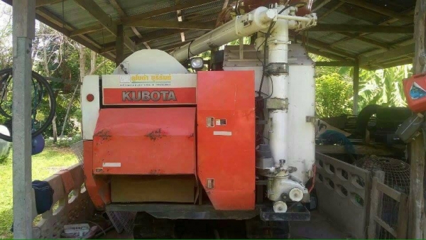 ขายรถเกี่ยวข้าว KUBOTA DC68G ปี53 ใช้งาน2พันชั่วโมง สภาพพร้อมใช้งาน เอกสารพร้อมโอน ราคา340,000 สนใจโทร 090-8588220คุณนะ 093-3258446คุณบิว หรือเข้าดูสินค้าอื่นๆได้ที่ www.narong2truck.com หรือ www.truck.in.th/498 หรือเพจFacebook ณรงค์ ซื้อขายรถมือสอง (เว็บ