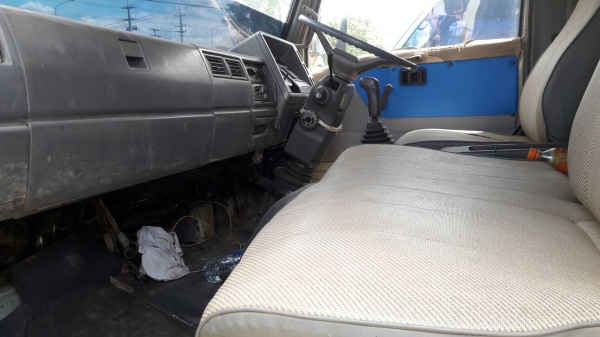 ขาย375000บาท6ล้อดั้มFBชุปเปอร์เสี่ย120แรงห้างแท้ปี38 ดั้ม5คิวFหน้า-หลังรถพร้อมใช้งาน เล่มพร้อมโอน