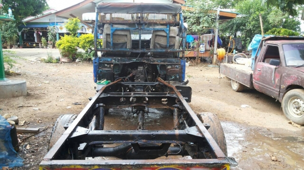 ขายครับกะบะรถสี่ล้อแอ๊วต่อใหม่ก็คุ้มขาย20000ครับส่งฟรี/ยาว310.กว้าง180คัชซี105