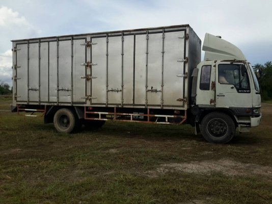 ขายรถบรรทุก 6 ล้อ Hino 195 แรง พร้อมใช้งาน ขายรถบรรทุก 6 ล้อ Hino 195 แรง พร้อมใช้งาน