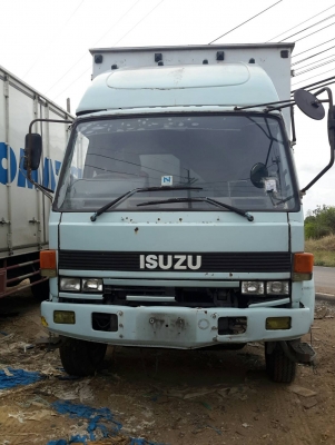ขายรถบรรทุก 6 ล้อ ISUZU 195 แรง พร้อมใช้งาน