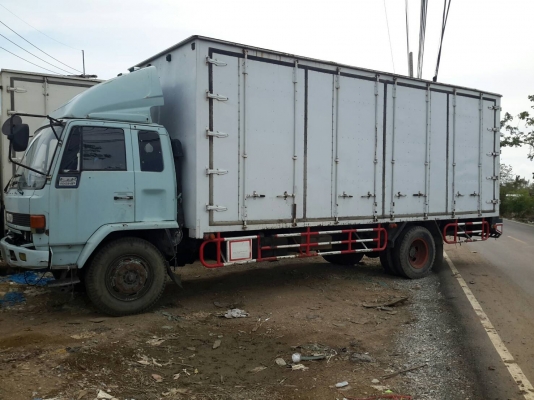 ขายรถบรรทุก 6 ล้อ ISUZU 195 แรง พร้อมใช้งาน