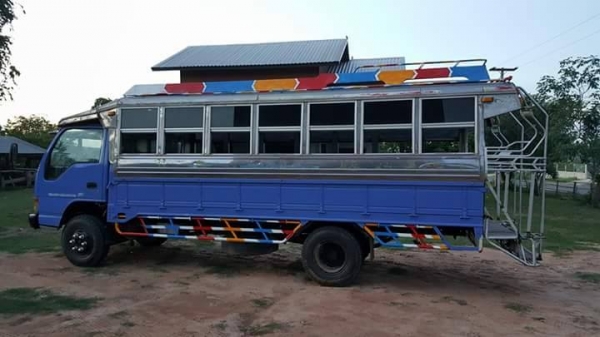 ขายรถ6ล้อ 130แรง ยาว5เมตร หลังคาโดยสาร เครื่องดี แคชซีสวย ภายในสวย เอกสารพร้อมโอน ราคา550,000 สนใจโทร 090-8588220คุณนะ 093-3258446คุณบิว หรือเข้าดูสินค้าอื่นๆได้ที่ www.narong2truck.com หรือ www.truck.in.th/498 หรือเพจFacebook ณรงค์ ซื้อขายรถมือสอง (เว็บไ