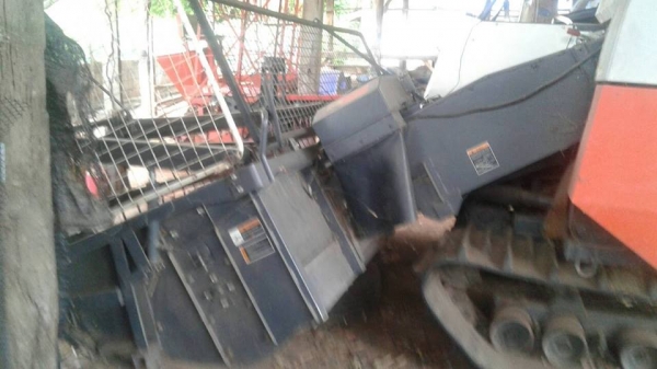 ขายรถเกี่ยวข้าว DC95GM รถสวยสภาพดี ใช้งานน้อย ปี56 เอกสารพร้อมโอน ราคา650,000 สนใจโทร 090-8588220คุณนะ 093-3258446คุณบิว หรือเข้าดูสินค้าอื่นๆได้ที่ www.narong2truck.com หรือ www.truck.in.th/498 หรือเพจFacebook ณรงค์ ซื้อขายรถมือสอง (เว็บไซต์ส่วนตัว) หรือ