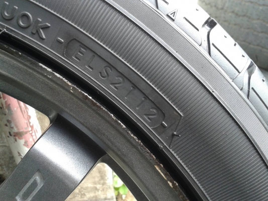 ขอบ17นิ้ว4รู100 พร้อมยาง สวยๆ 4 ล้อ ราคา 6900 บาท